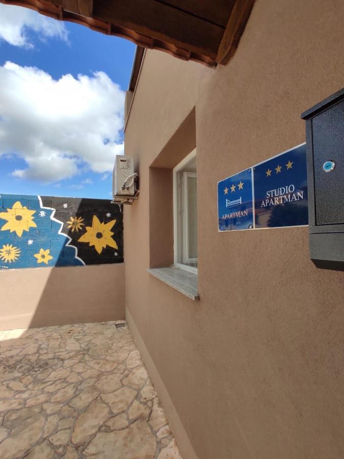 Apartmani Amans Pula Exteriör bild