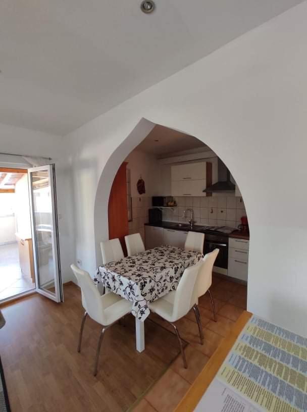 Apartmani Amans Pula Exteriör bild