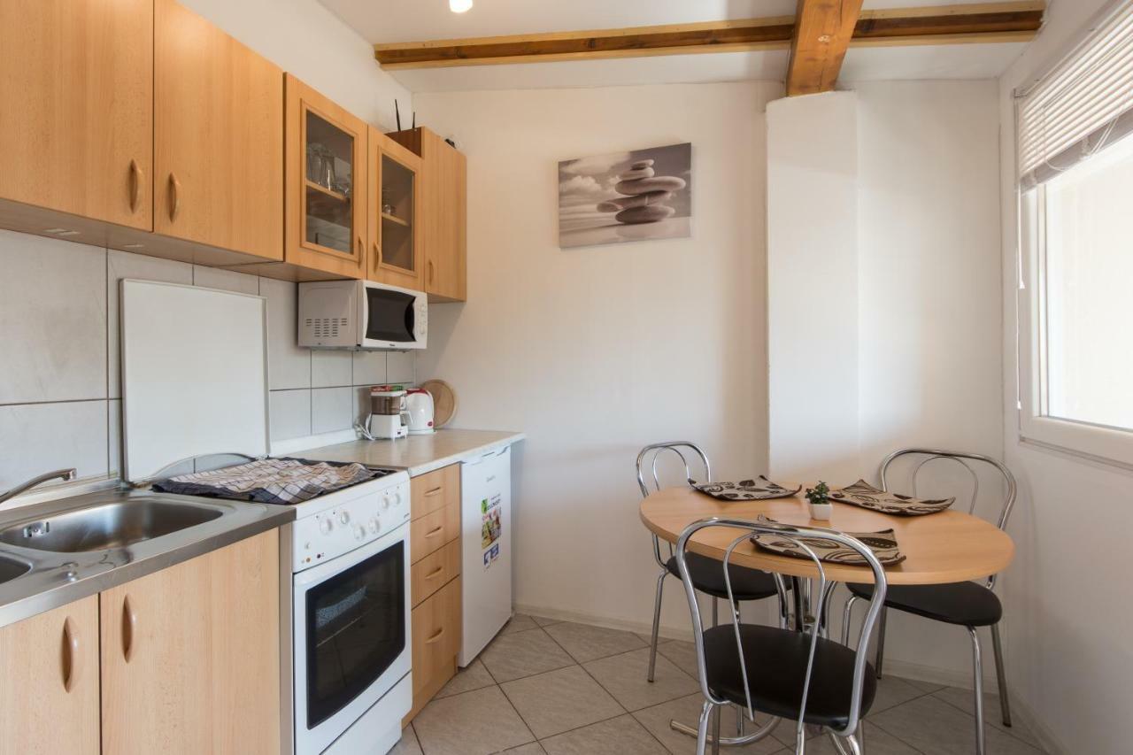 Apartmani Amans Pula Exteriör bild