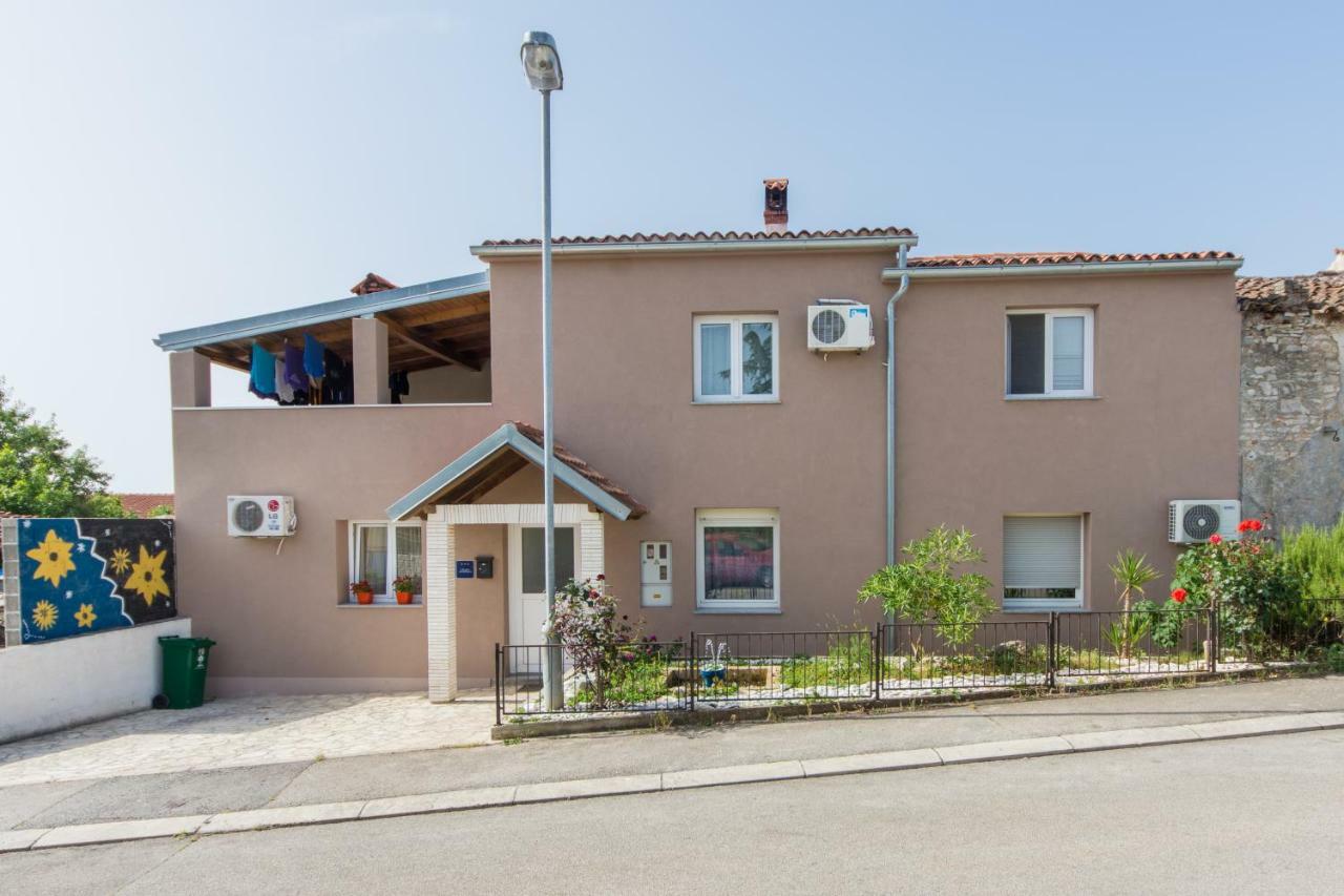 Apartmani Amans Pula Exteriör bild