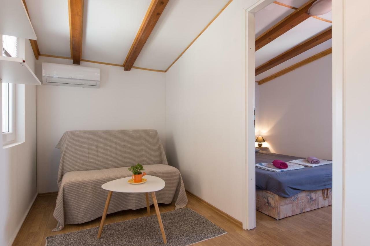 Apartmani Amans Pula Exteriör bild